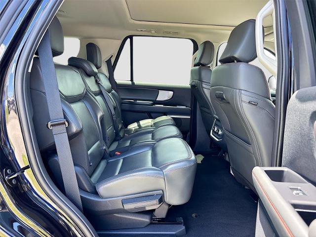 Certified 2025 Ford Expedition Active AWD/4WD image 31