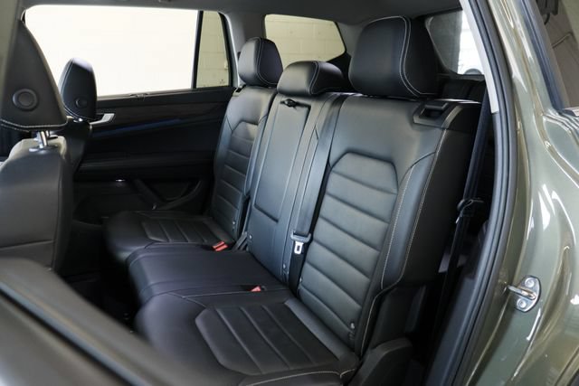 Used 2025 Volkswagen Atlas SEL AWD/4WD image 31