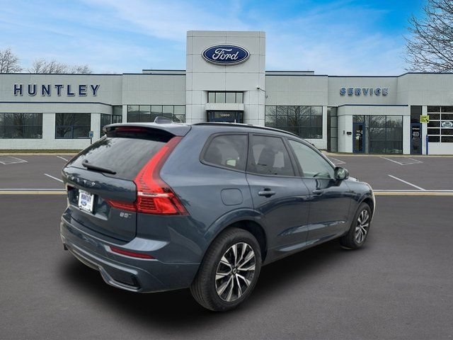 Used 2025 Volvo XC60 B5 Plus AWD/4WD image 4