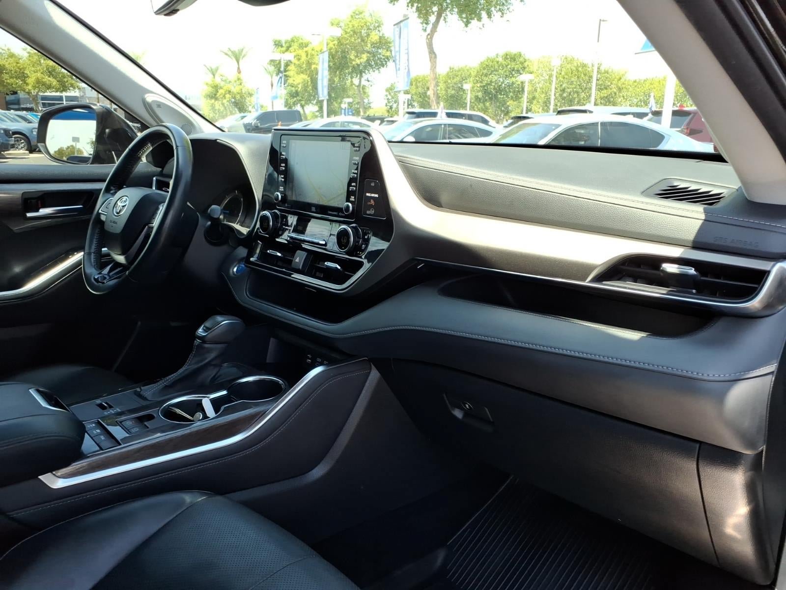 Used 2022 Toyota Highlander Limited AWD/4WD image 10