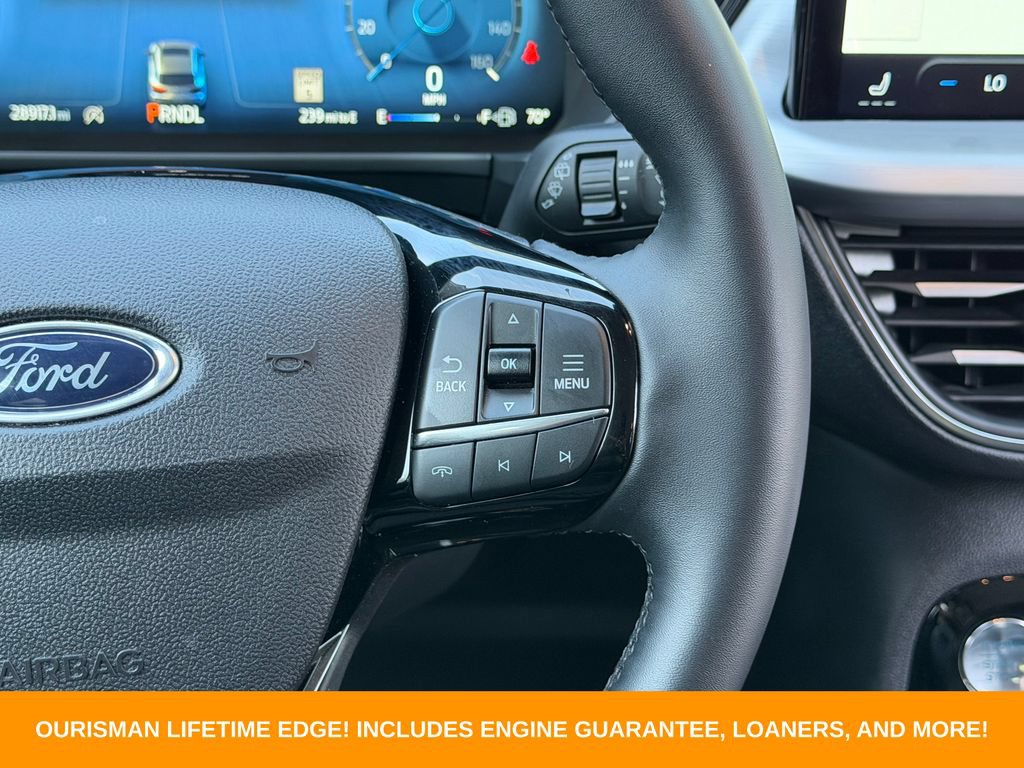 Certified 2025 Ford Escape Platinum AWD/4WD image 16