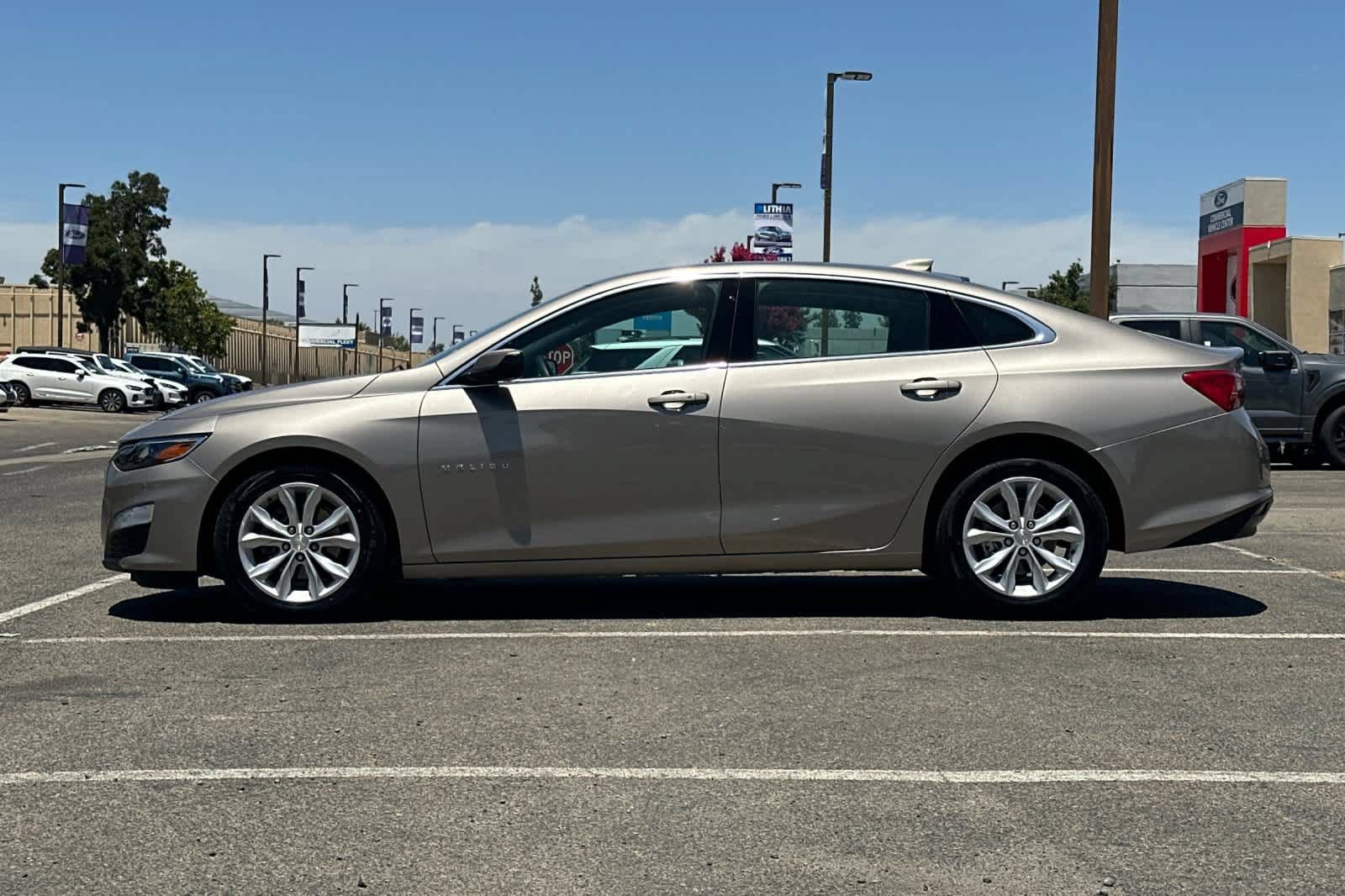 Used 2025 Chevrolet Malibu LT FWD image 5