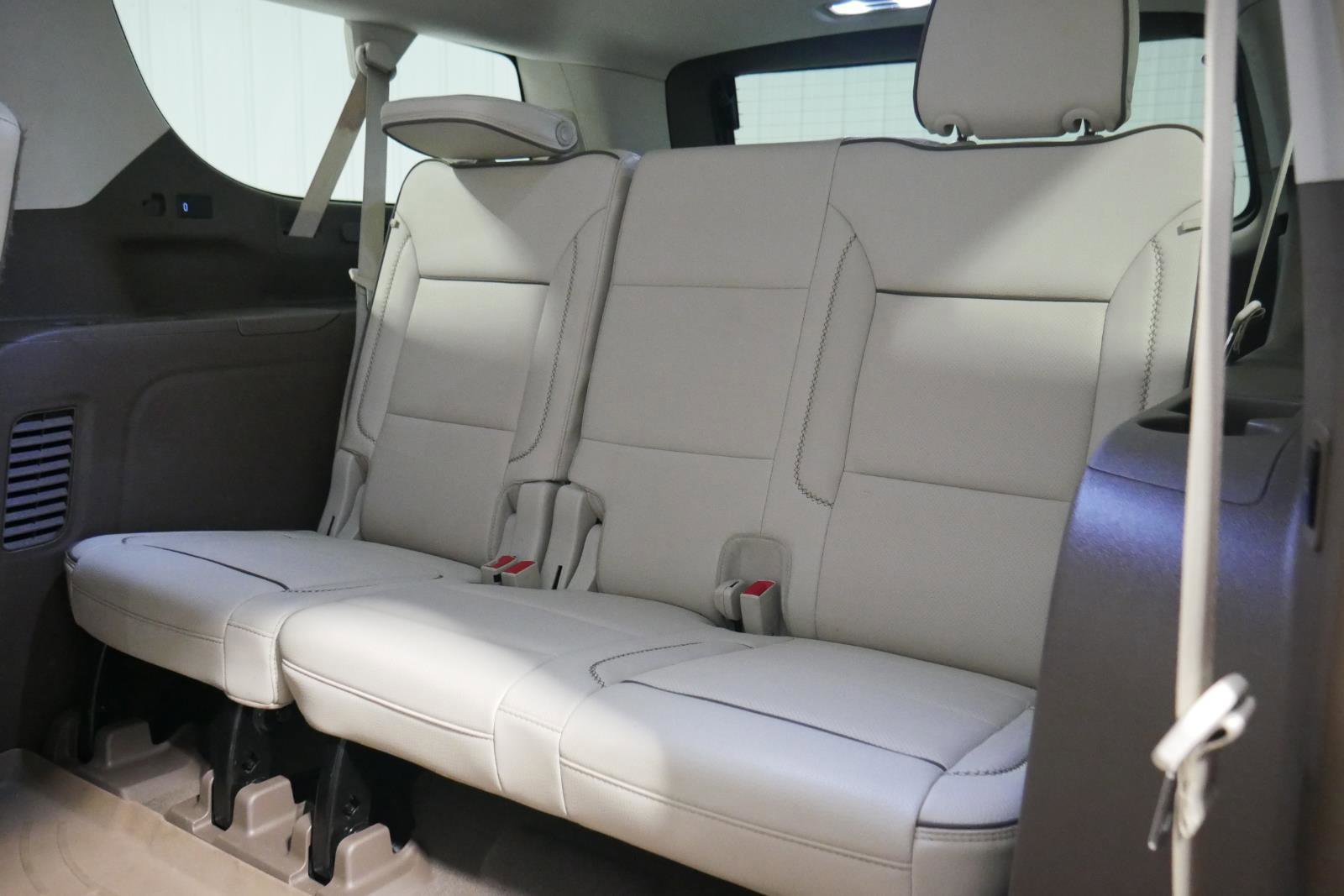 Used 2023 GMC Yukon XL Denali image 13