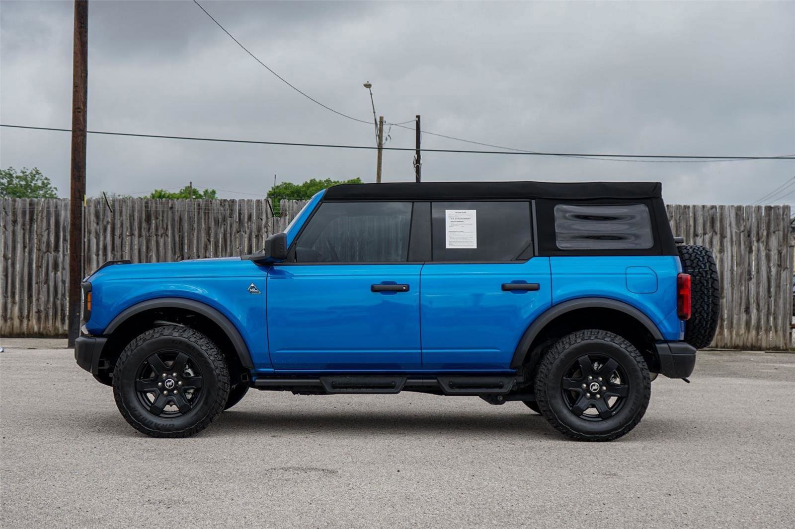 Certified 2024 Ford Bronco Black Diamond image 5