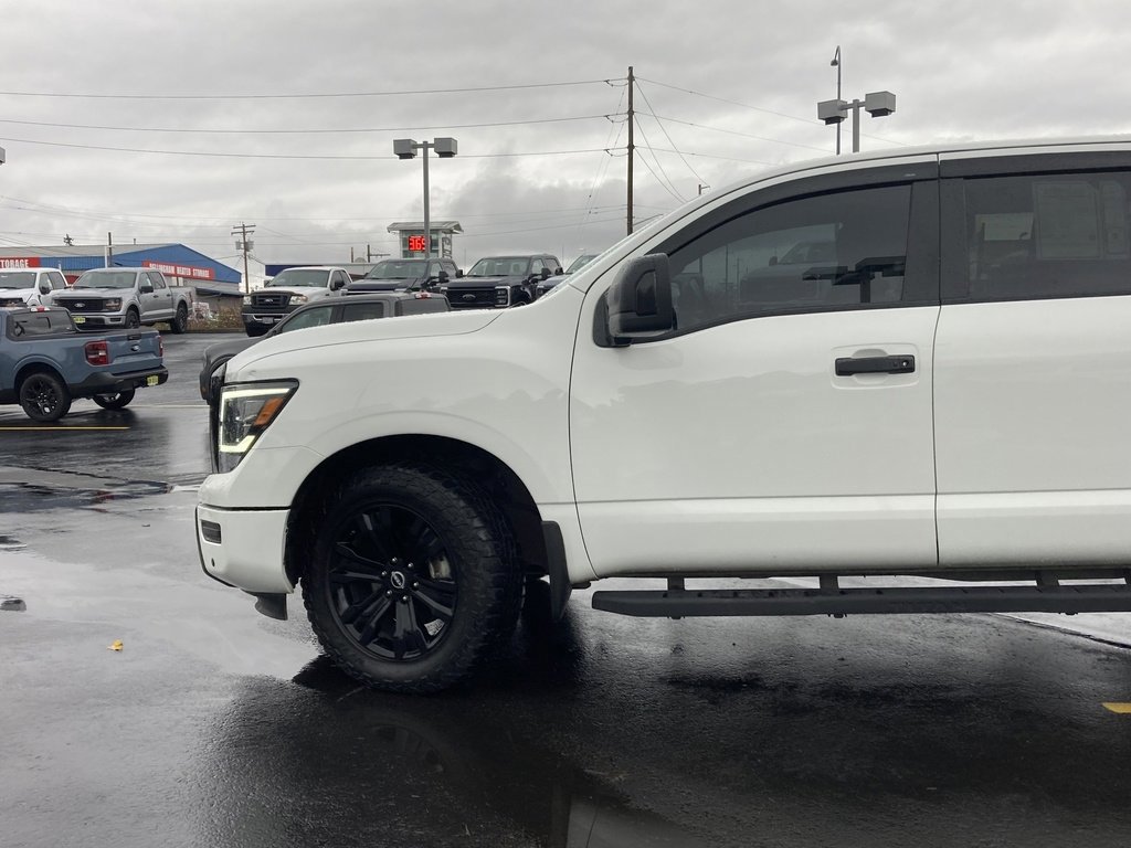 Used 2023 Nissan Titan SV w/ SV Convenience Package image 11