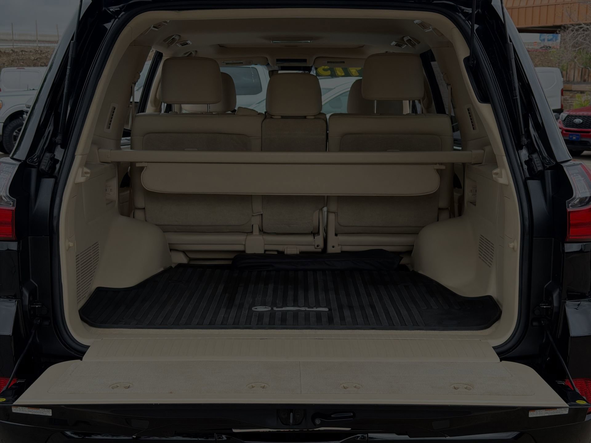 Used 2018 Lexus LX 570 4WD image 24