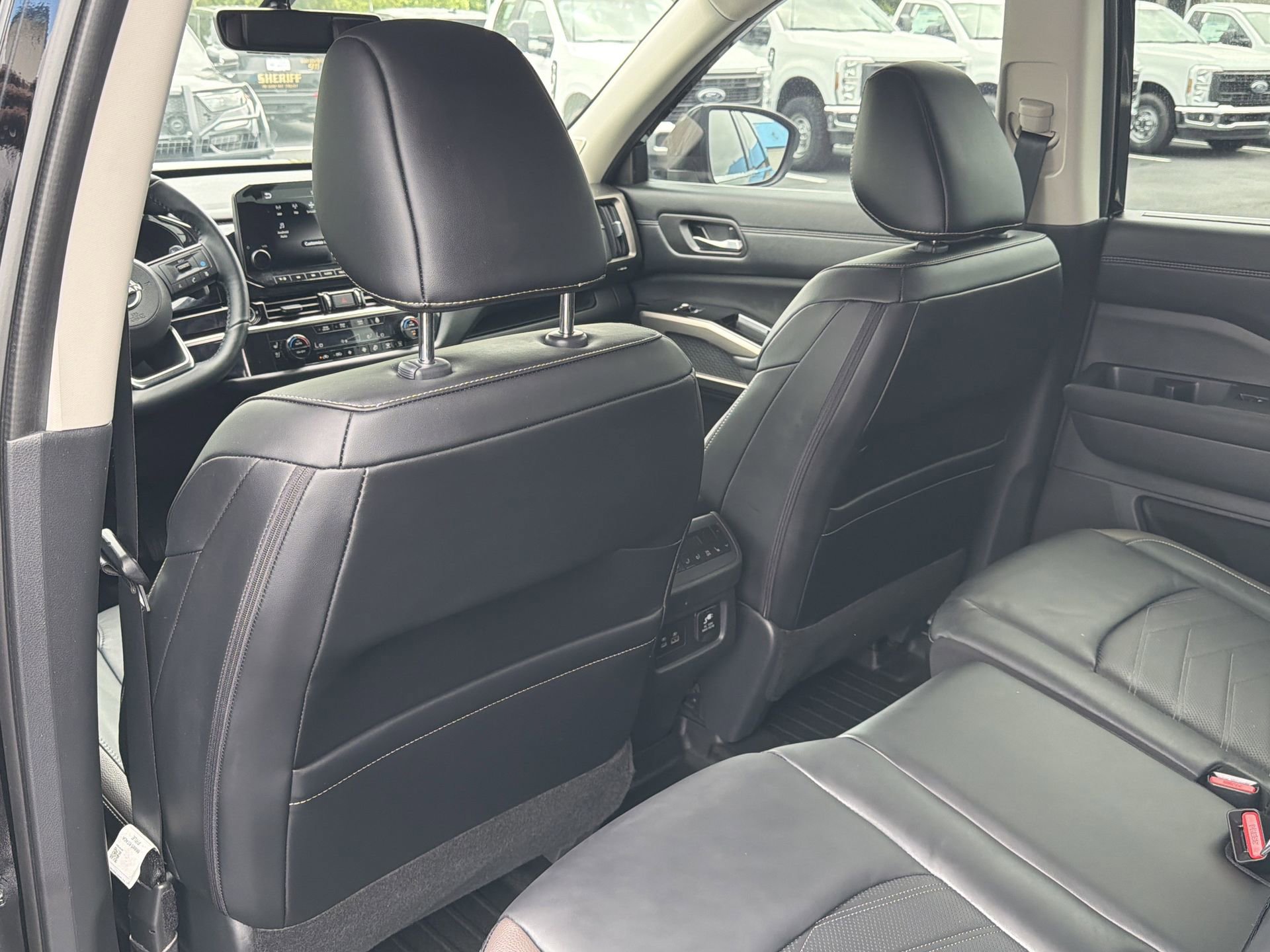 Used 2024 Nissan Pathfinder Platinum w/ Cargo Package AWD/4WD image 7