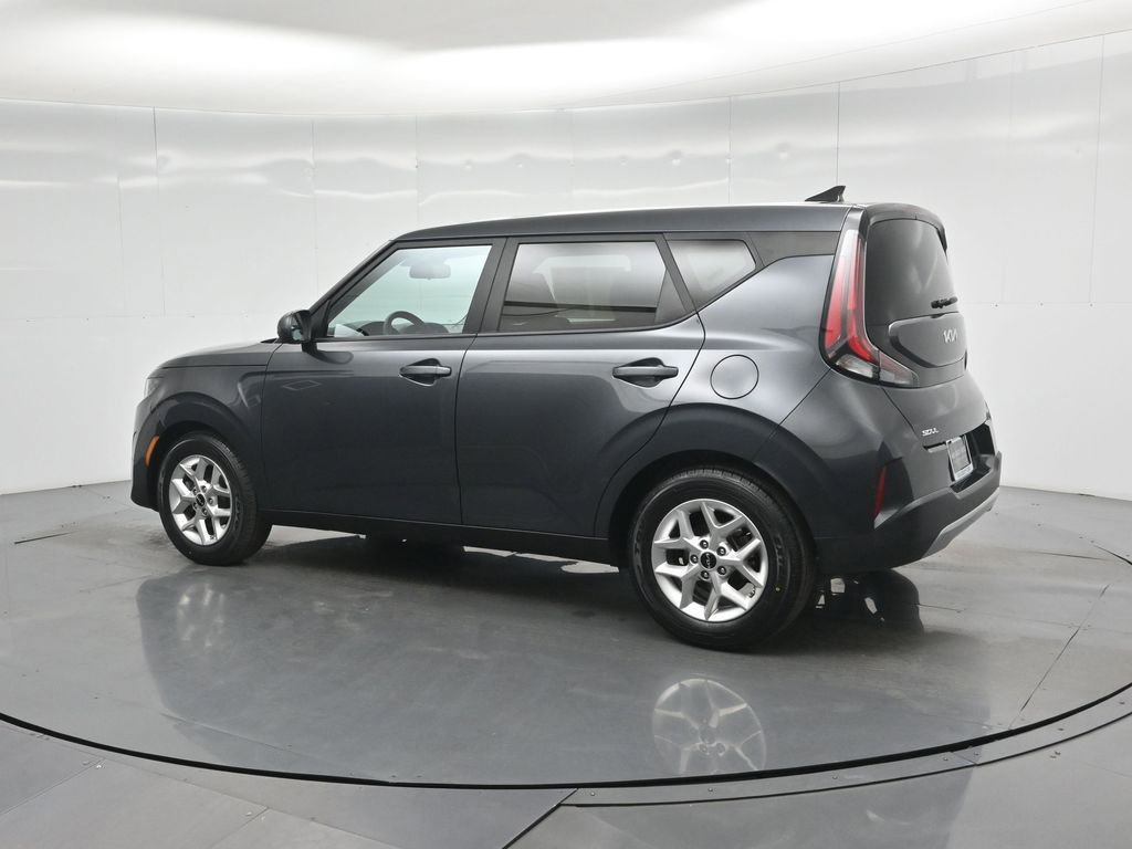 Used 2023 Kia Soul LX w/ Option Group 015 FWD image 7