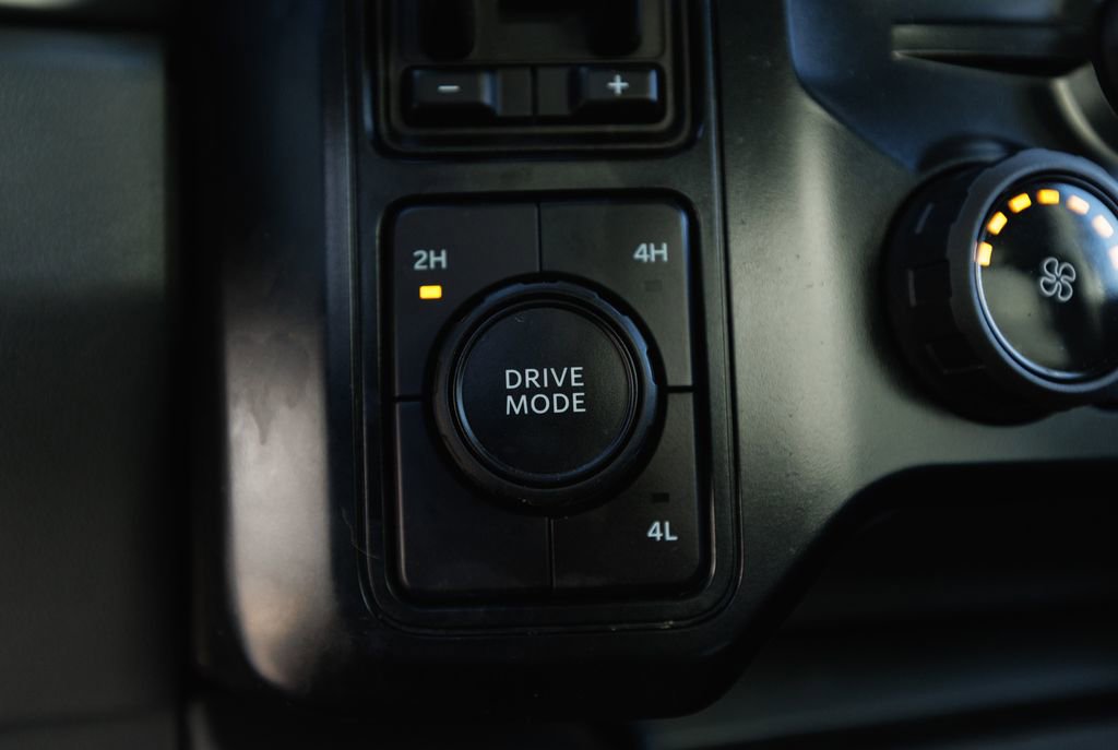 Certified 2025 Ford F450 XLT w/ 360-Degree Camera Package image 27