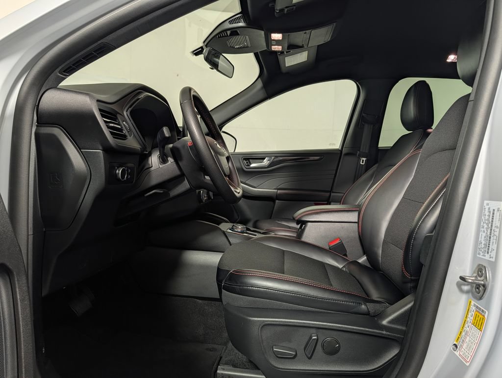 Certified 2025 Ford Escape ST-Line FWD image 11