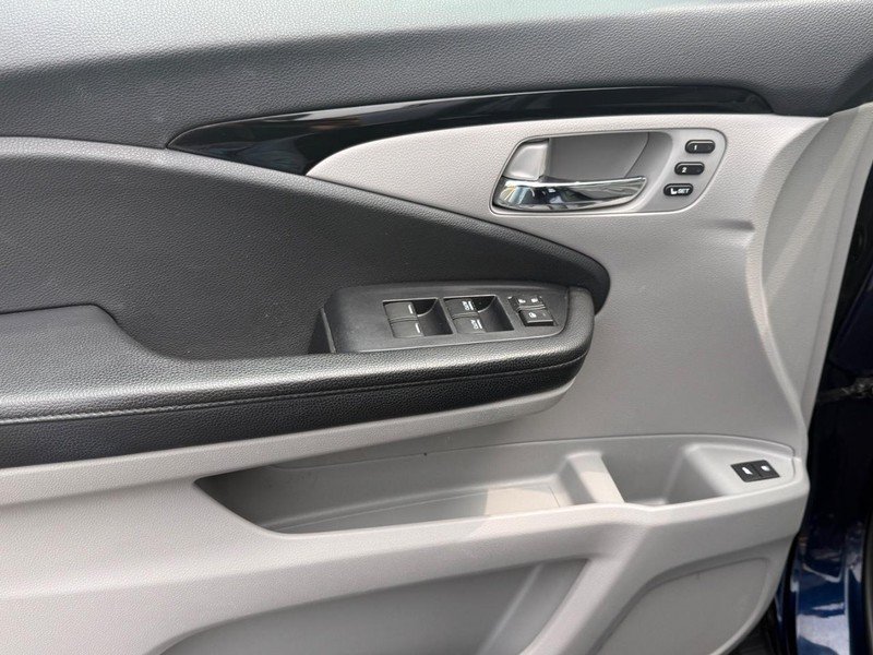 Used 2019 Honda Pilot Touring image 32