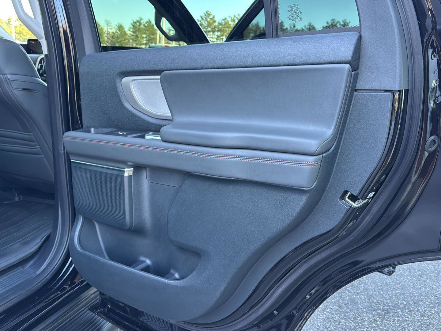 Certified 2025 Ford Expedition Active image 13