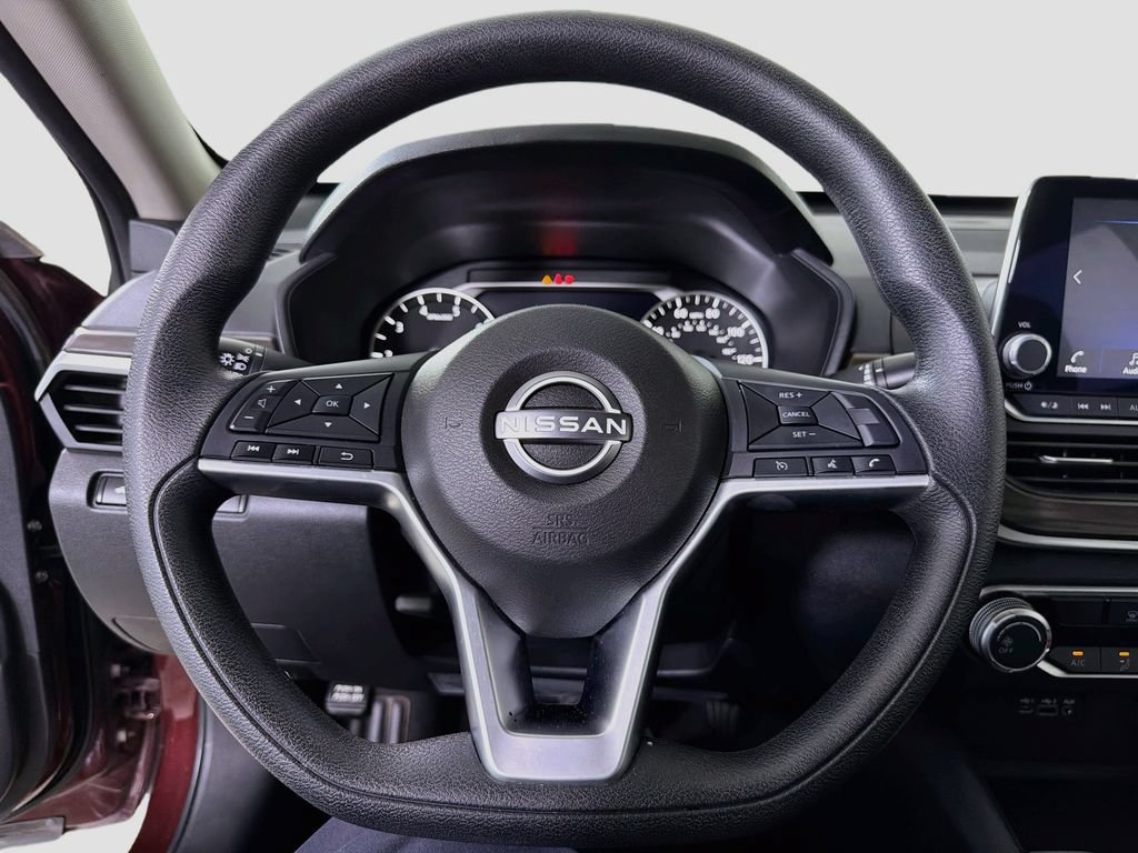 Used 2025 Nissan Altima 2.5 SV FWD image 15