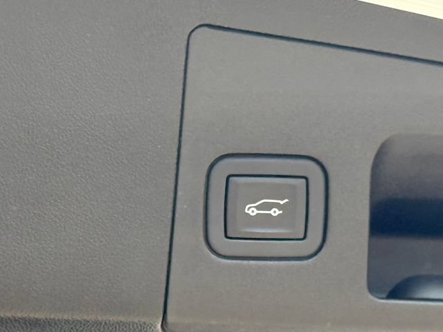 Used 2024 Cadillac XT5 Premium Luxury w/ LPO, Floor Liner Package AWD/4WD image 30