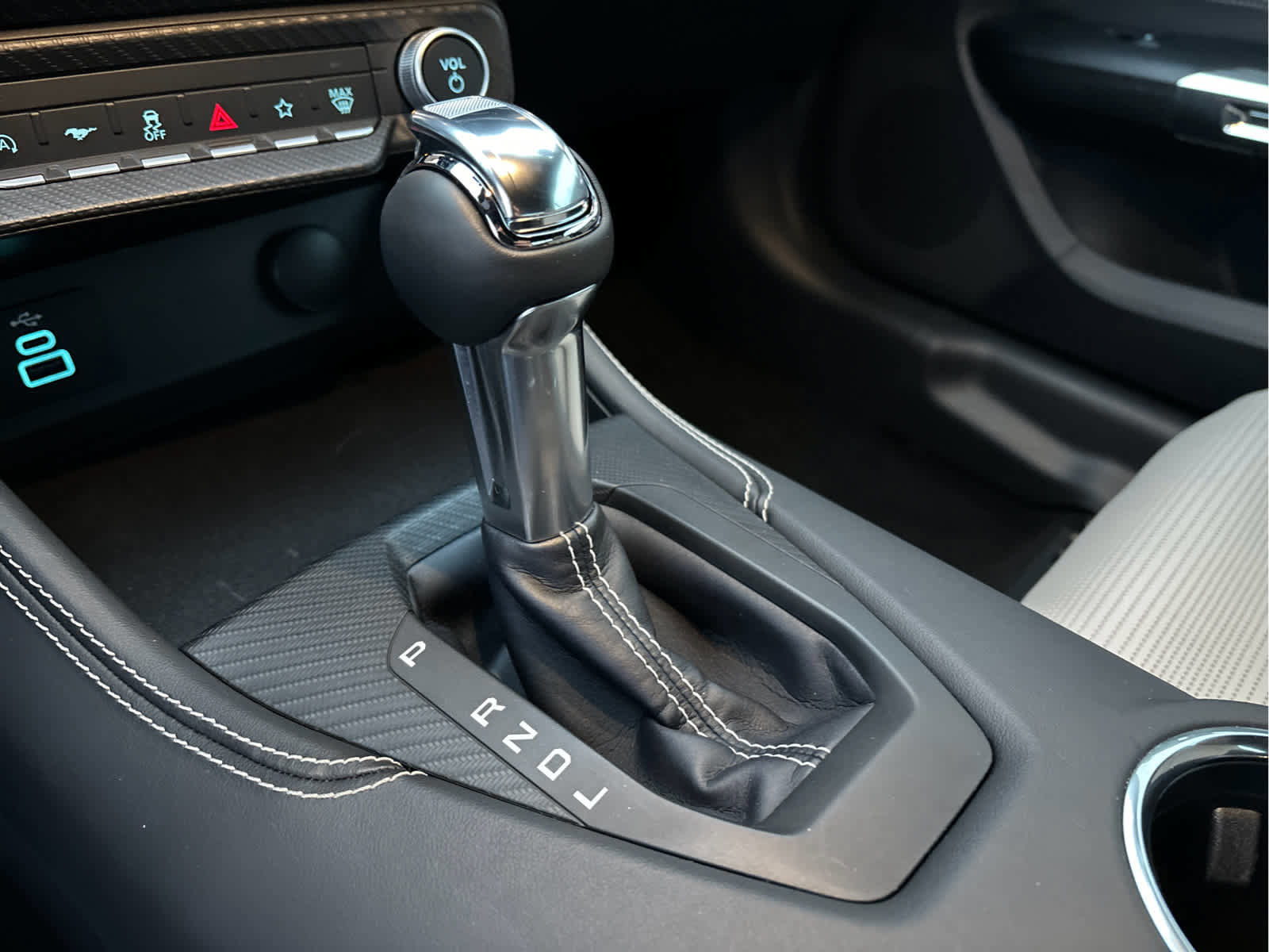 Certified 2025 Ford Mustang Premium image 24