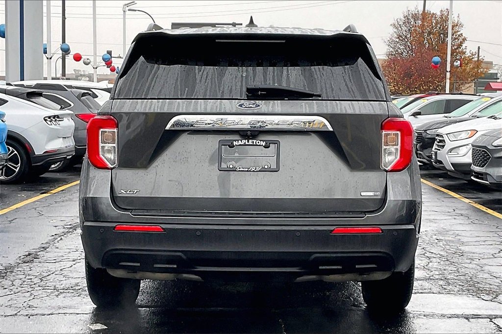 Certified 2020 Ford Explorer XLT image 3