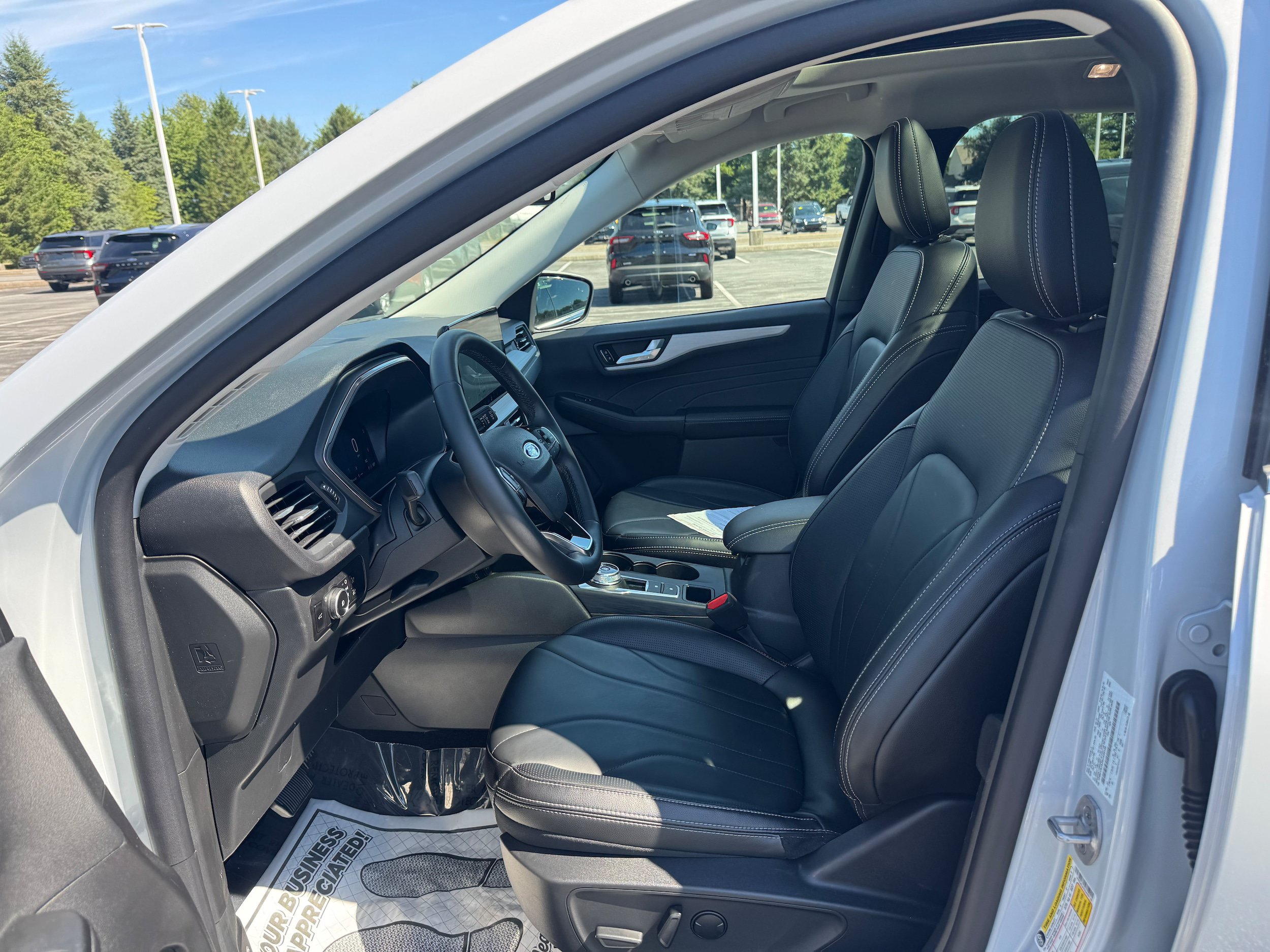 Certified 2025 Ford Escape Platinum w/ Premium Technology Package AWD/4WD image 12