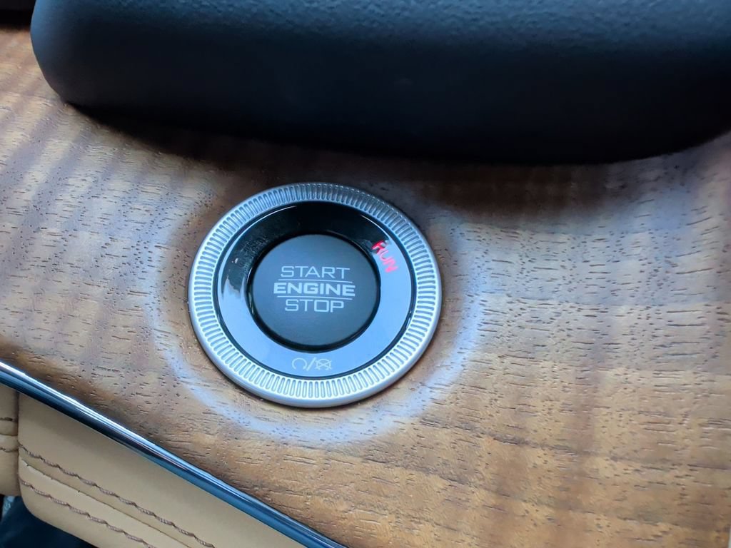 Used 2023 Jeep Grand Cherokee Summit AWD/4WD image 25