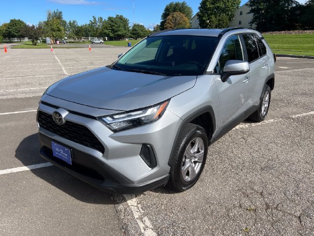 Used 2025 Toyota RAV4 XLE AWD/4WD image 5