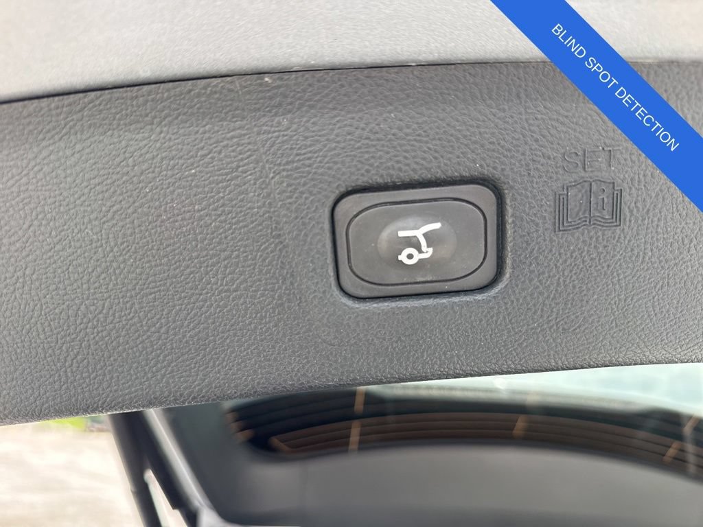 Certified 2023 Ford Edge Titanium AWD/4WD image 17