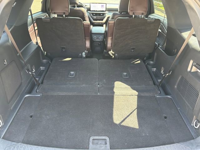 Certified 2025 Ford Explorer Platinum w/ LUX Leather Package image 11