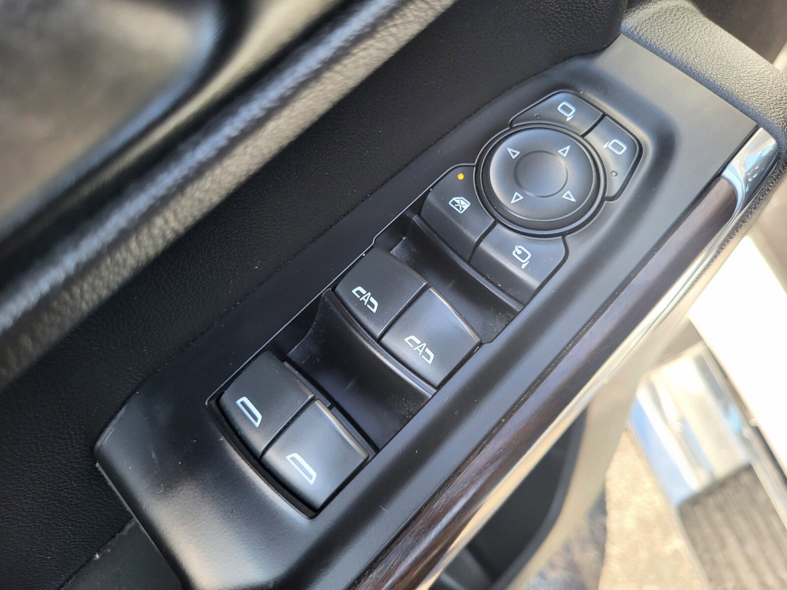 Used 2019 GMC Sierra 1500 SLT w/ SLT Premium Package image 19