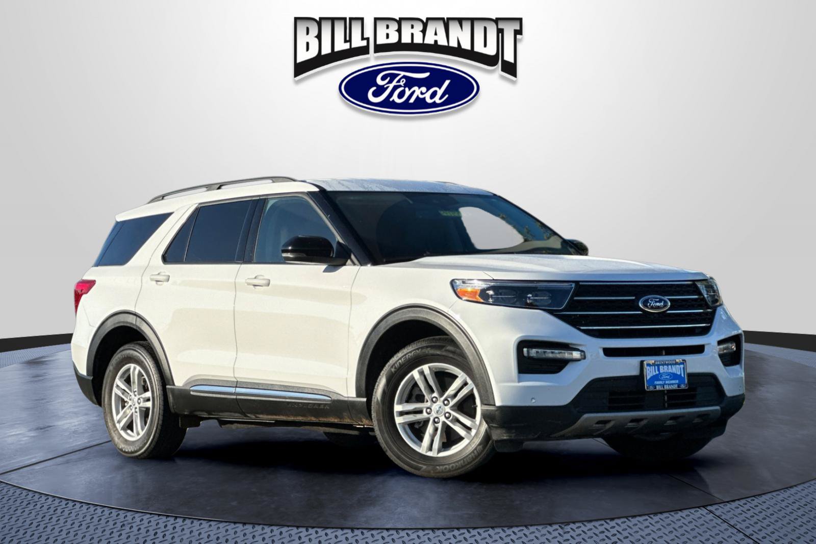 Certified 2024 Ford Explorer XLT w/ Equipment Group 202A AWD/4WD image 1