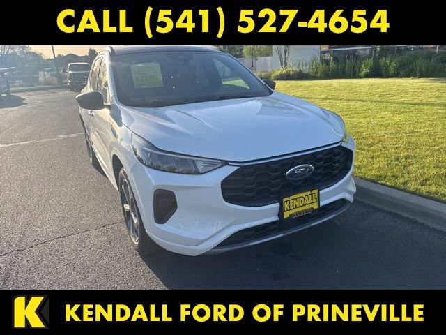 Certified 2024 Ford Escape ST-Line w/ Tech Pack #1 AWD/4WD image 3