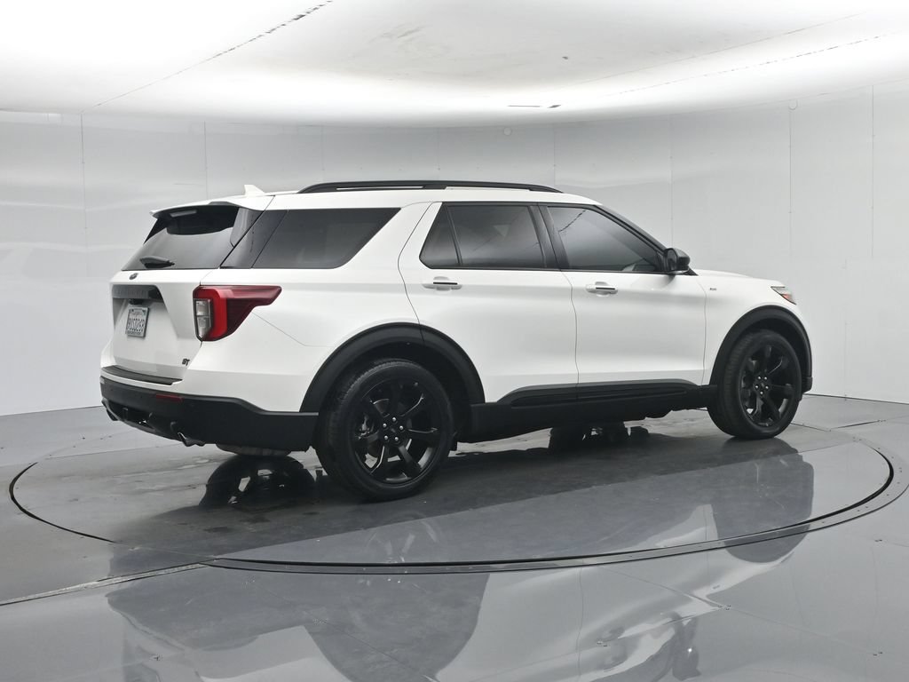 Certified 2024 Ford Explorer ST-Line w/ Class IV Trailer Tow Package RWD image 35