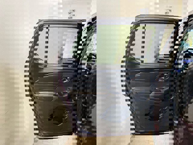 Used 2021 Chevrolet Traverse LT w/ LT Premium Package image 9