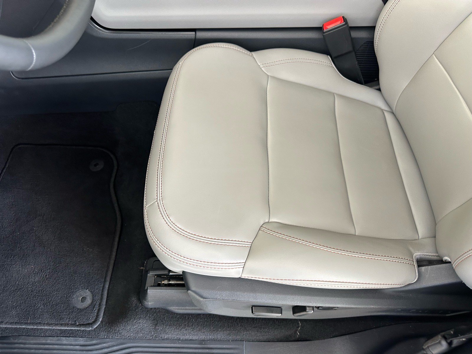 Certified 2025 Ford Expedition Active AWD/4WD image 19
