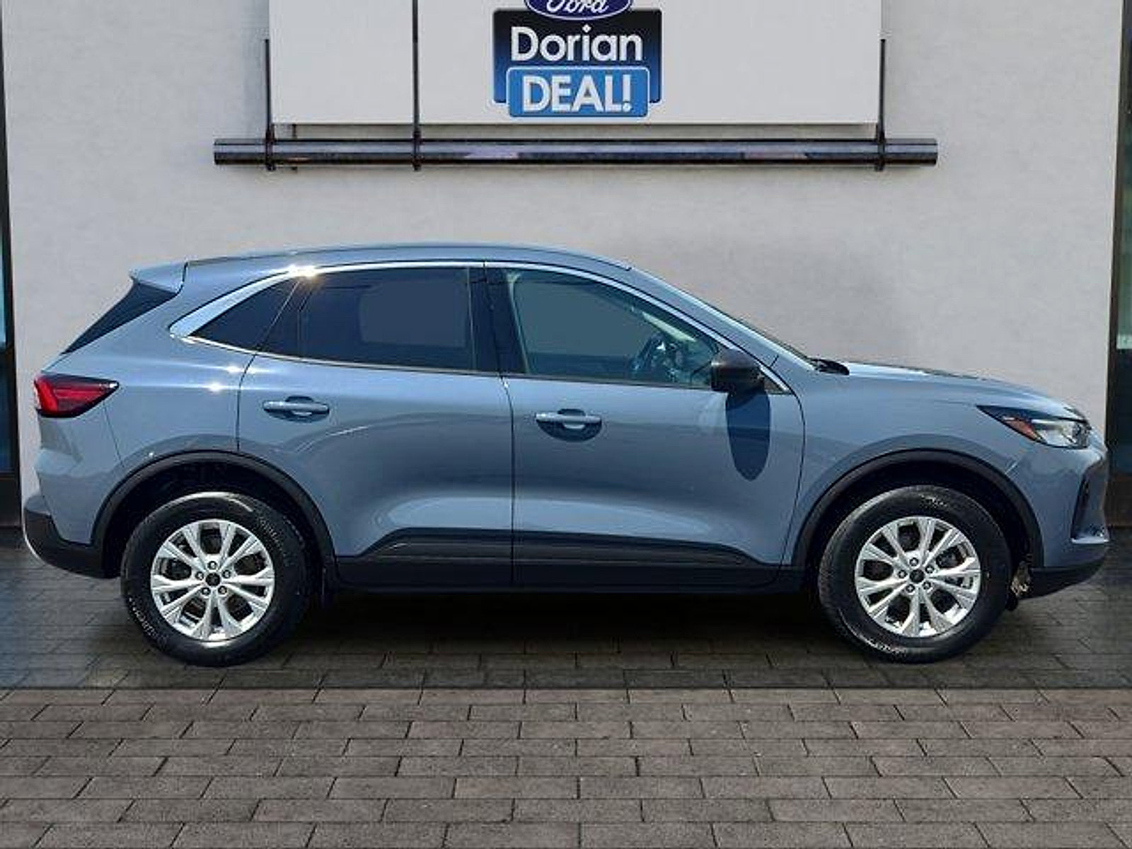 Certified 2024 Ford Escape Active AWD/4WD image 2