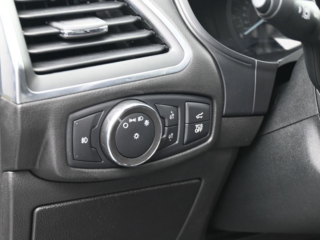 Certified 2022 Ford Edge Titanium w/ Equipment Group 301A image 33