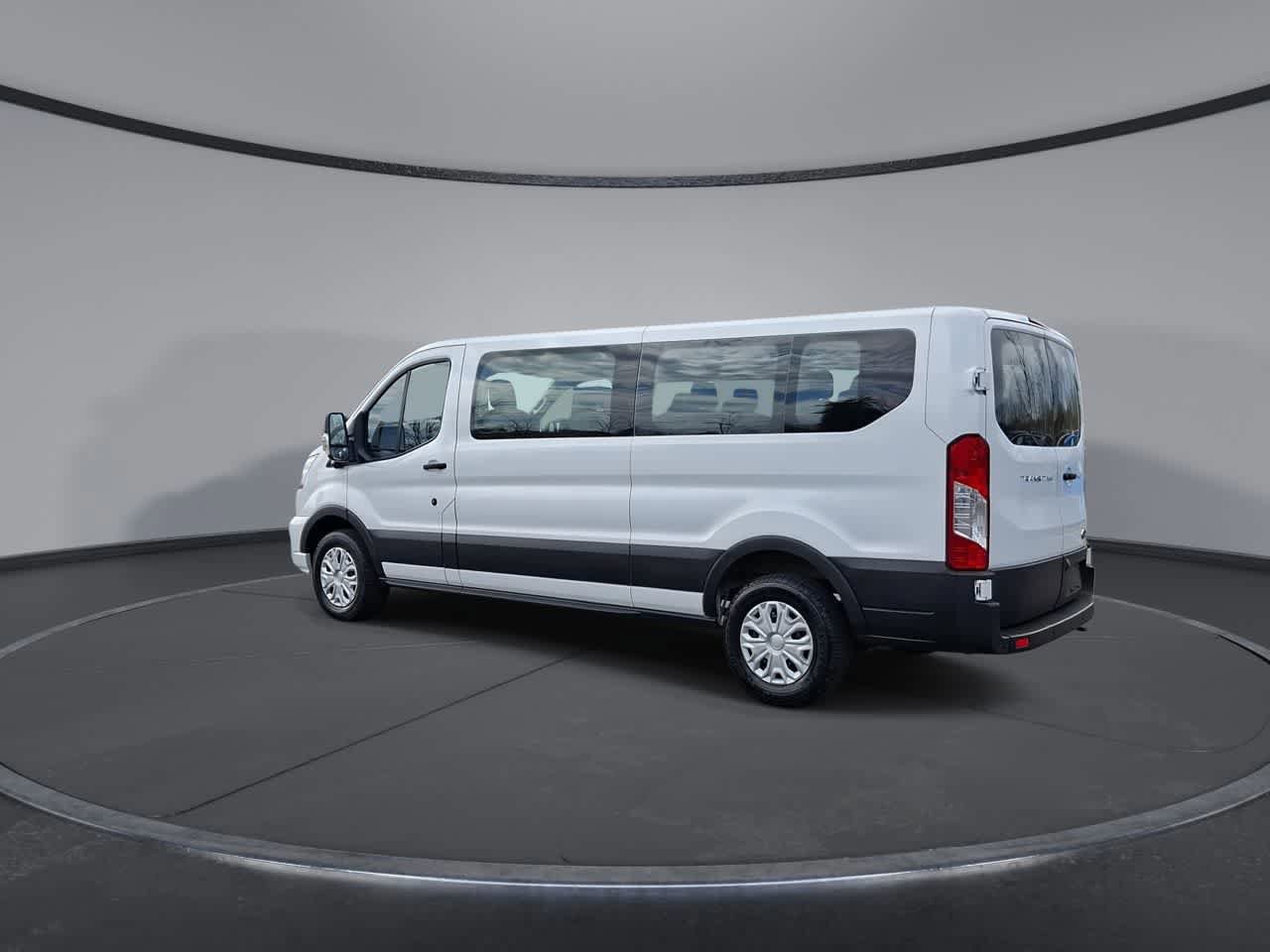 Certified 2023 Ford Transit 350 XLT RWD image 5