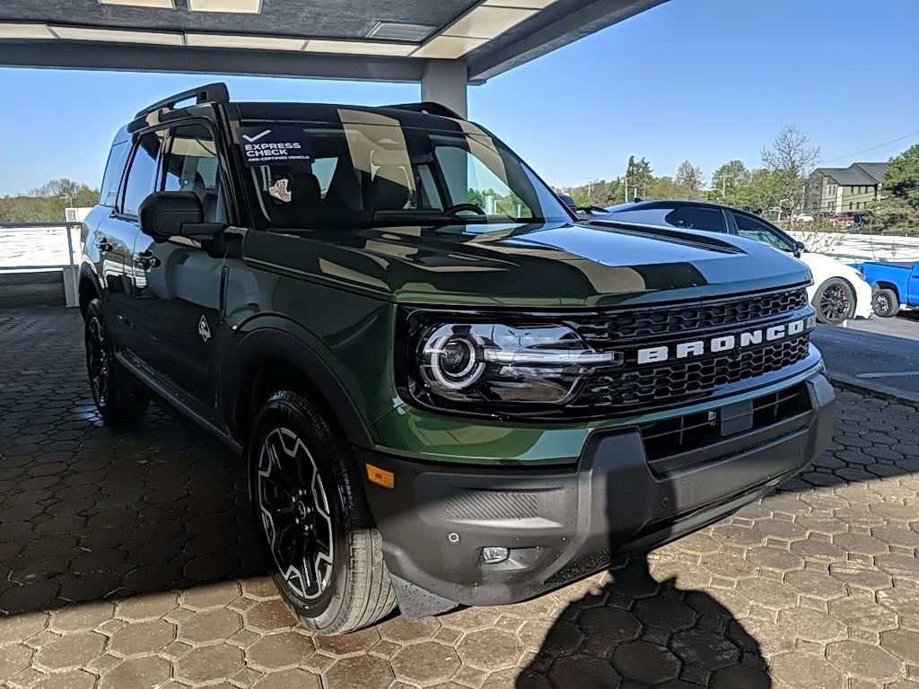 Certified 2025 Ford Bronco Sport Outer Banks w/ Outer Banks Tech Package+ AWD/4WD image 4