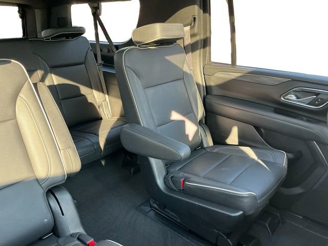 Used 2023 GMC Yukon XL SLT w/ SLT Premium Package image 18