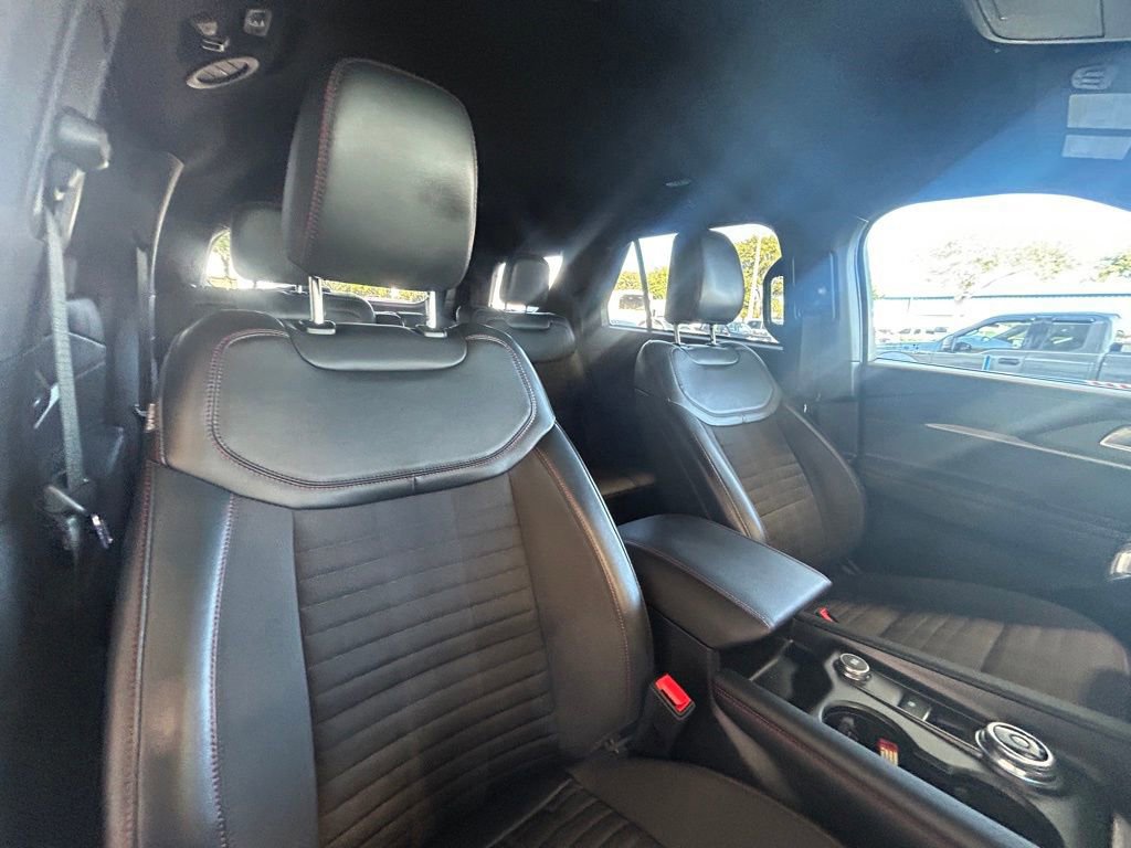 Certified 2025 Ford Explorer ST-Line image 27