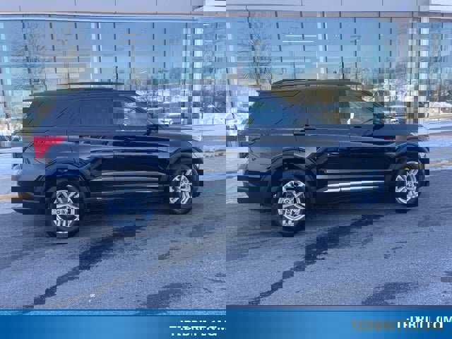 Certified 2023 Ford Explorer XLT w/ Equipment Group 202A image 6