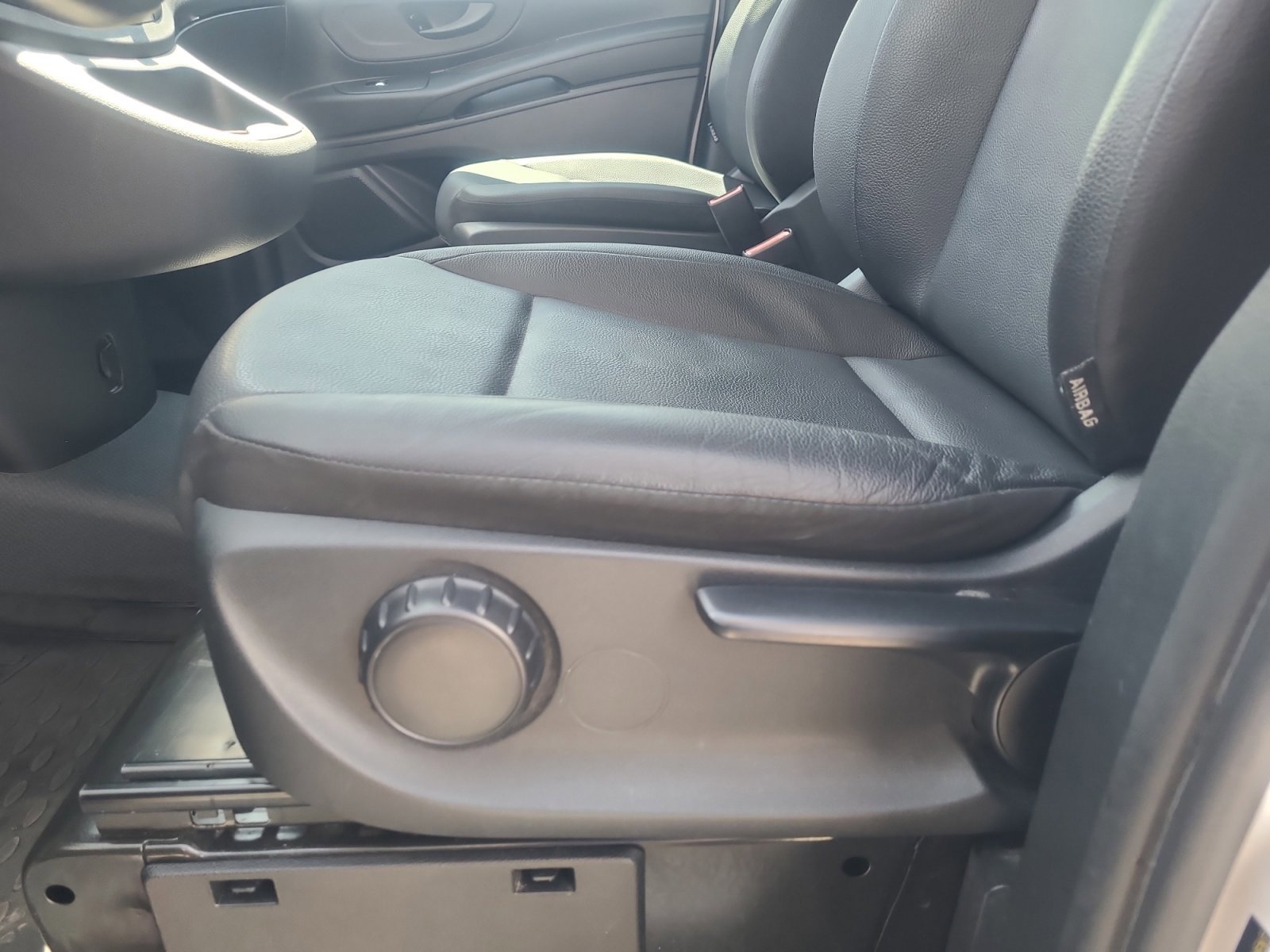 Used 2023 Mercedes-Benz Metris image 15