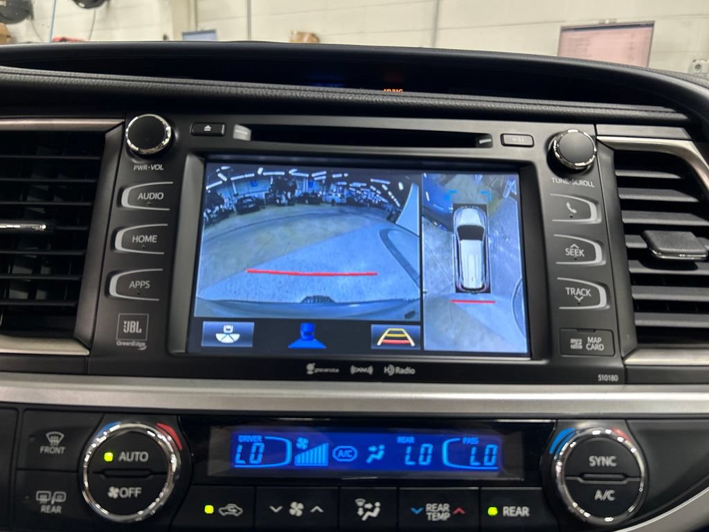 Used 2018 Toyota Highlander Limited Platinum AWD/4WD image 21