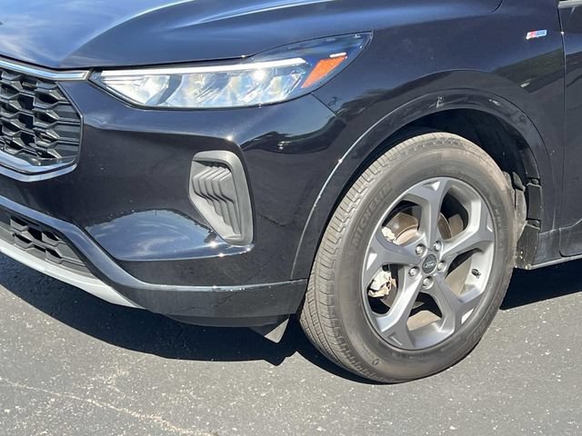Certified 2024 Ford Escape ST-Line w/ Tech Pack #1 AWD/4WD image 8
