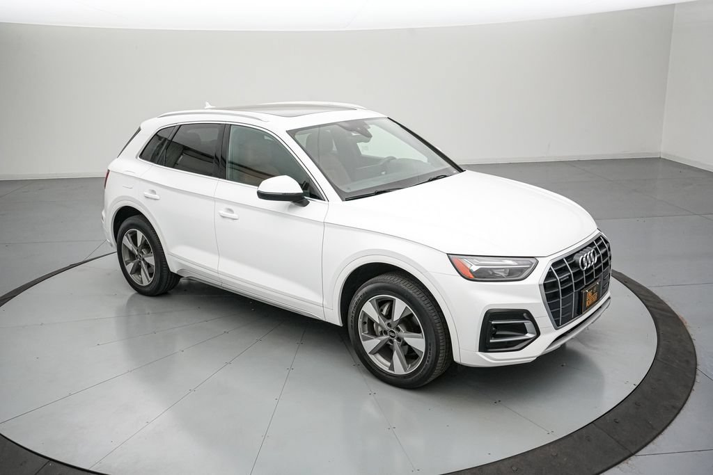 Used 2023 Audi Q5 2.0T Premium w/ Convenience Package AWD/4WD image 2