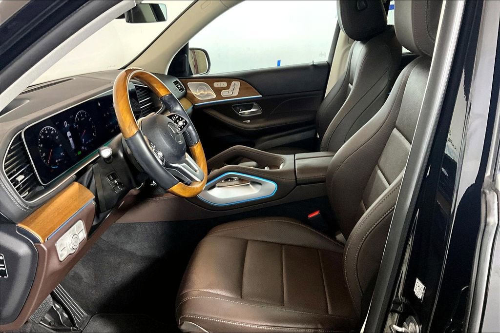 Used 2021 Mercedes-Benz GLS 450 4MATIC image 20