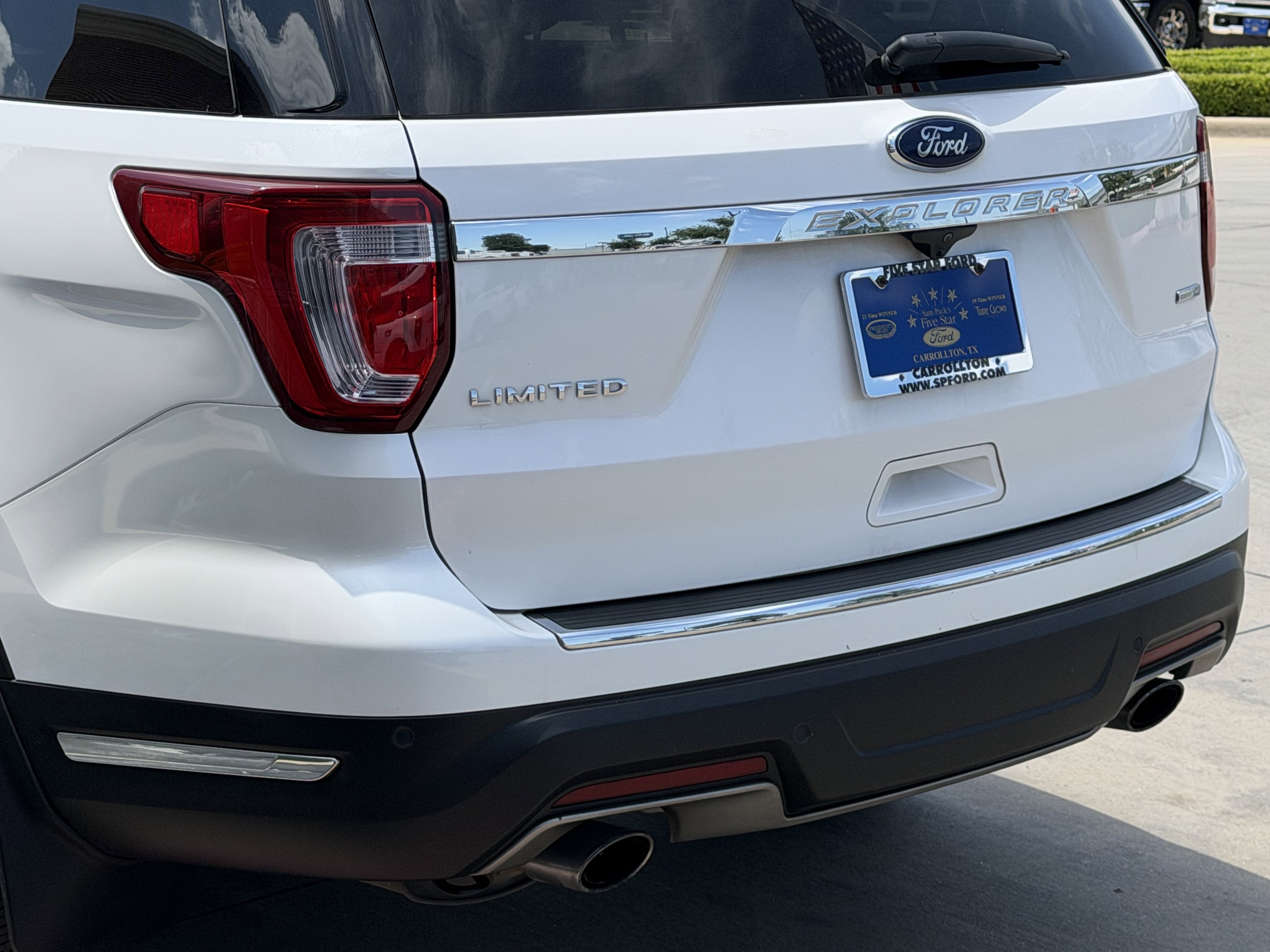 Certified 2019 Ford Explorer Limited w/ Ford Safe & Smart Package AWD/4WD image 7