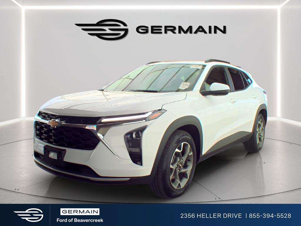 Used 2025 Chevrolet Trax LT w/ LT Convenience Package FWD image 4