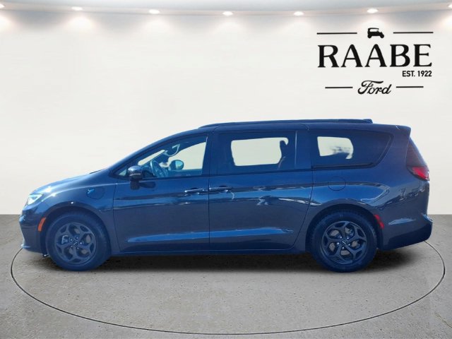 Used 2021 Chrysler Pacifica Limited w/ S Appearance Package FWD image 4