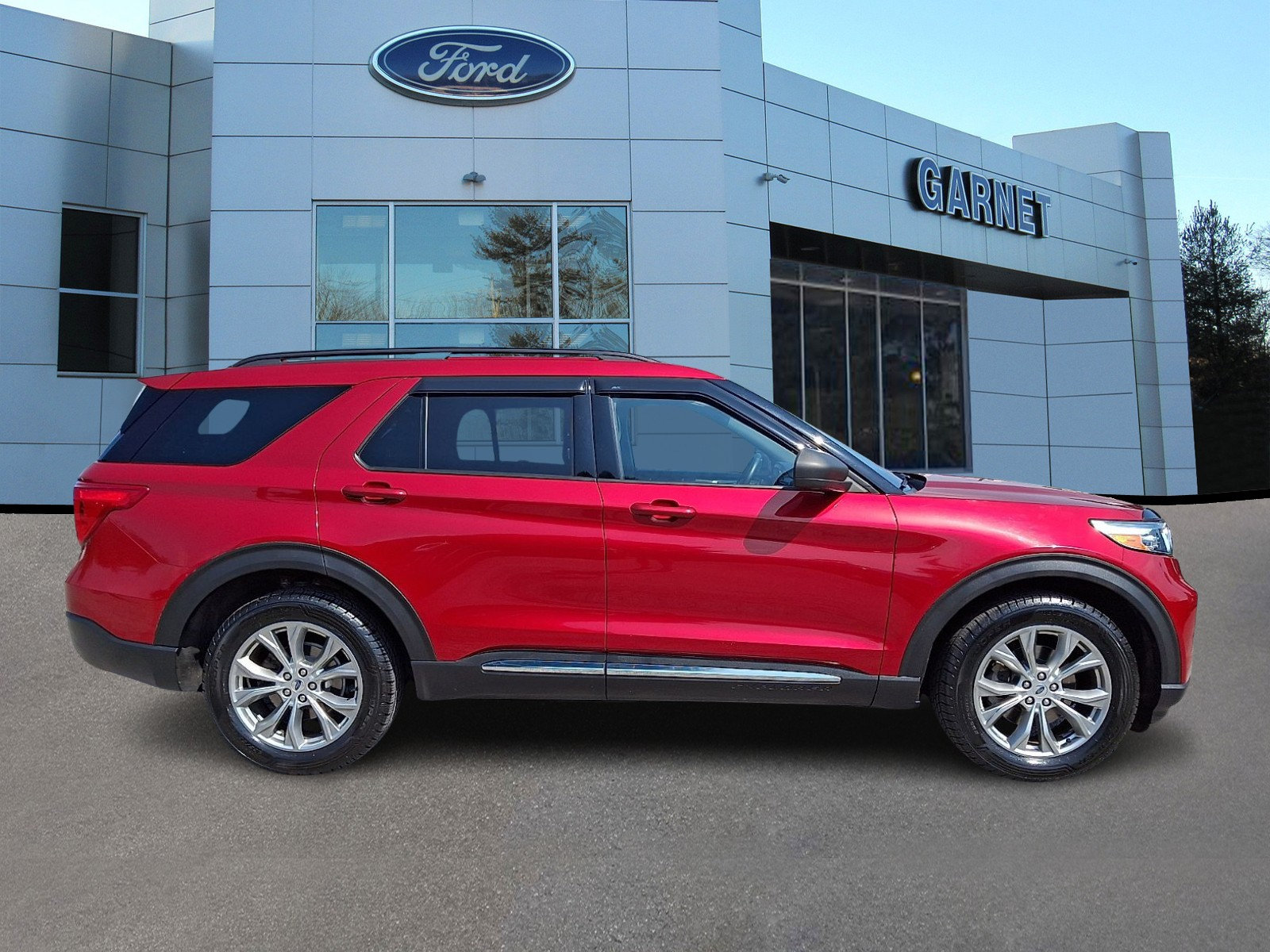 Certified 2020 Ford Explorer XLT w/ Equipment Group 202A AWD/4WD image 10