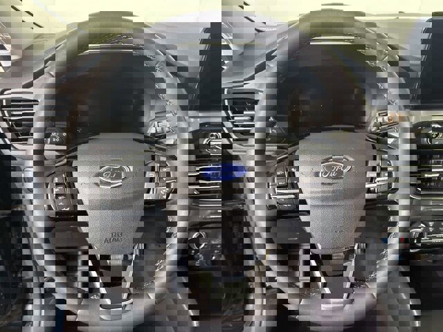 Certified 2022 Ford Escape Titanium w/ Class II Trailer Tow Package image 23