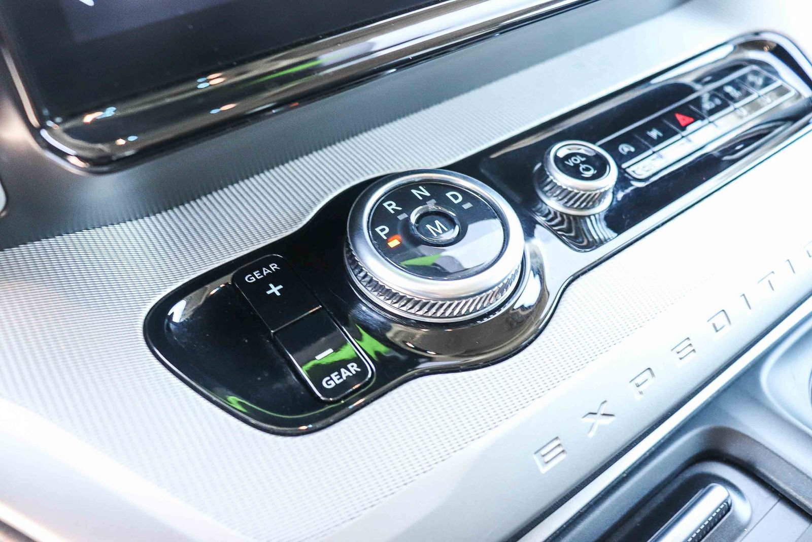Certified 2025 Ford Expedition Active AWD/4WD image 20