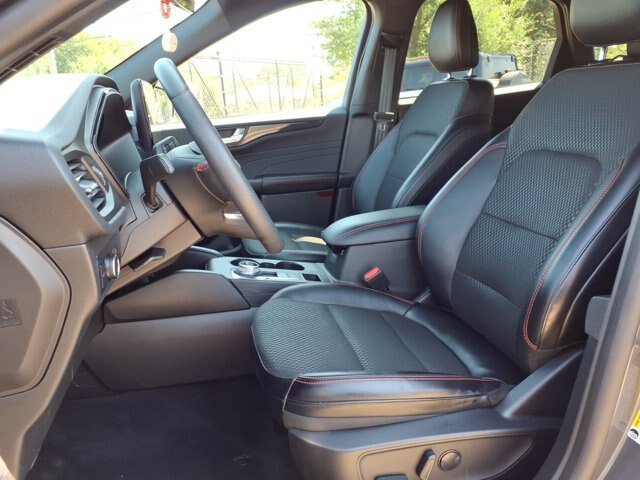 Certified 2024 Ford Escape ST-Line w/ Tech Pack #1 AWD/4WD image 3